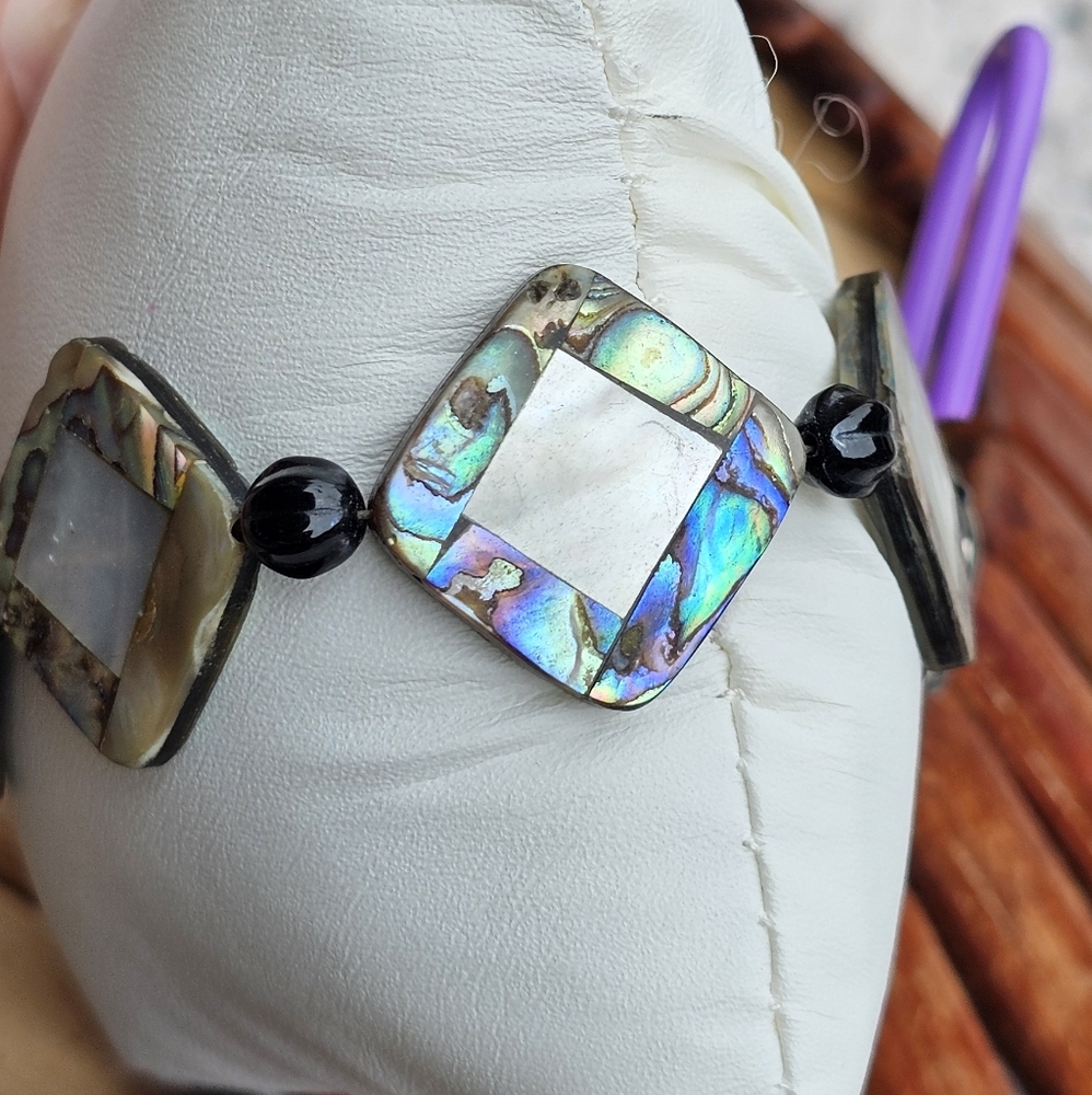 Abalone shell & mother-o pearl handmade bracelet - Picture 4 of 6